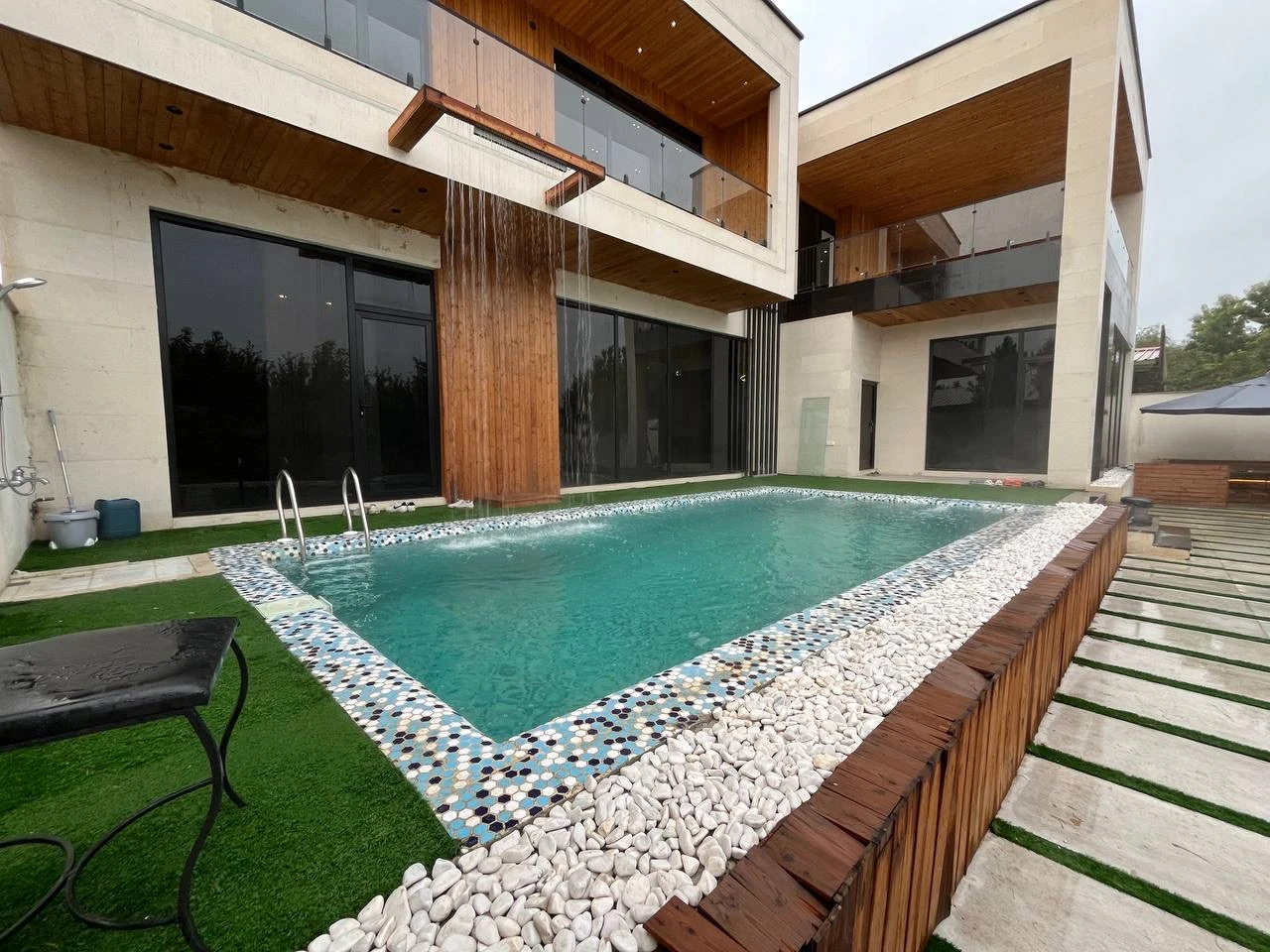 عمارت لیان - اقامتگاهی لوکس و تضمینی در قلب تهراندشت