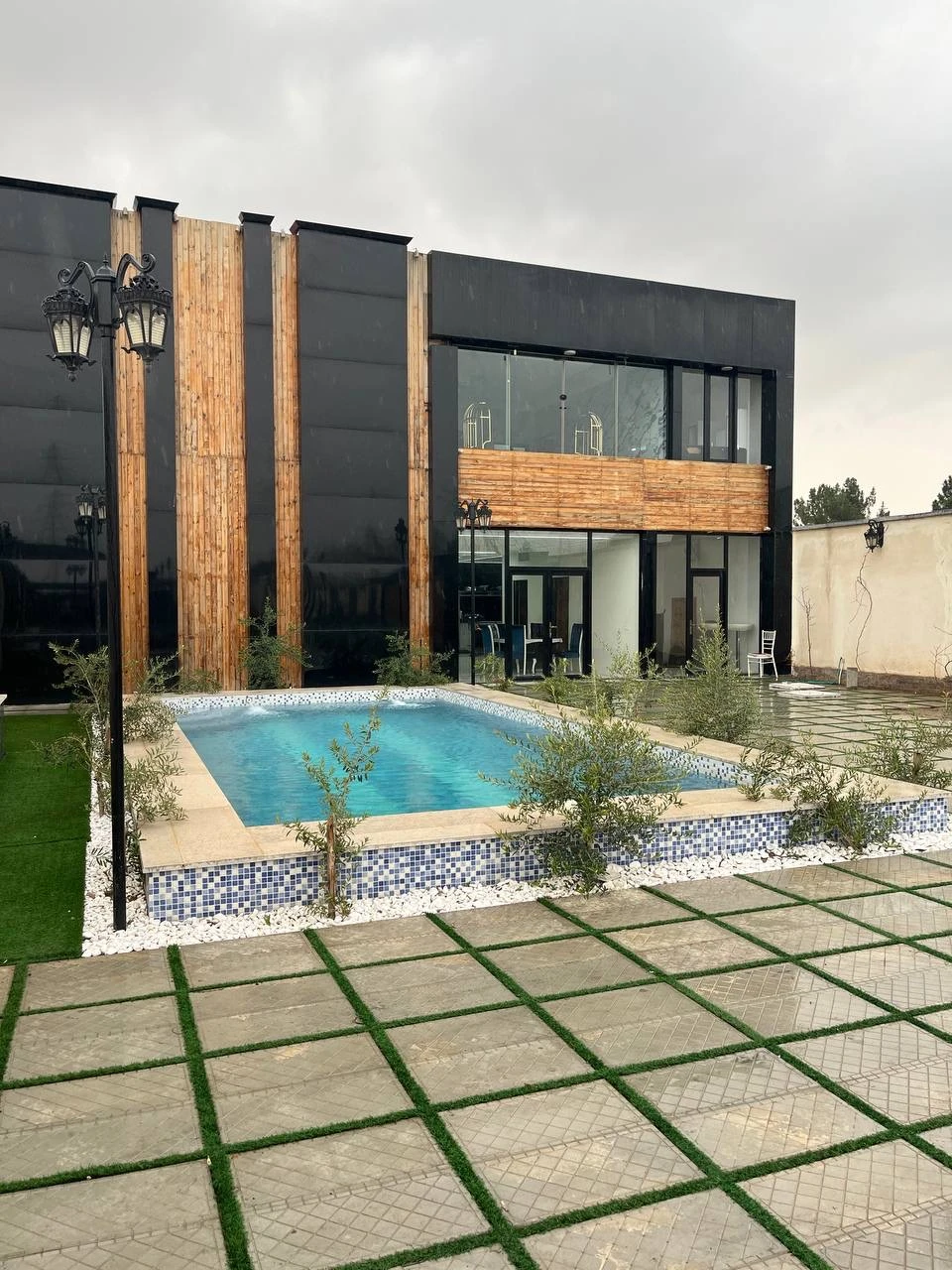 عمارت لوکس والا - شکوهی بینظیر در قلب باغ های چهارباغ