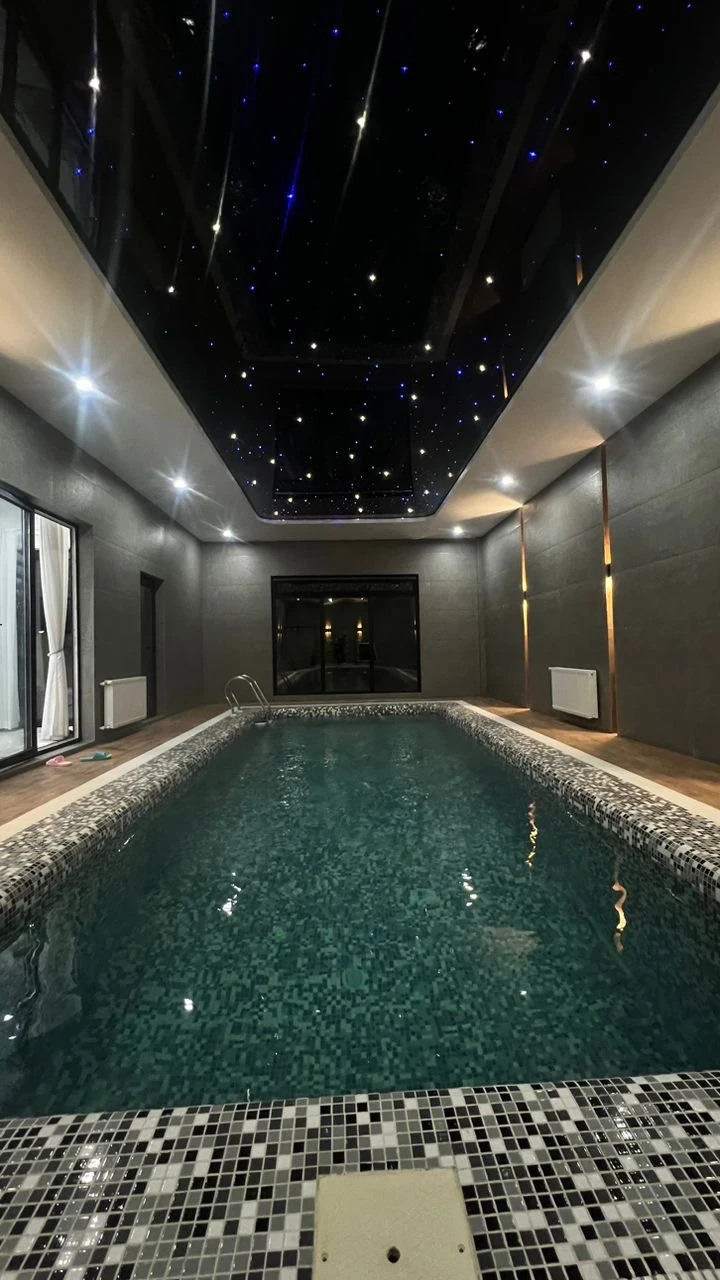 باغ ویلا سورنا - اقتدار و آرامش با طراحی مدرن