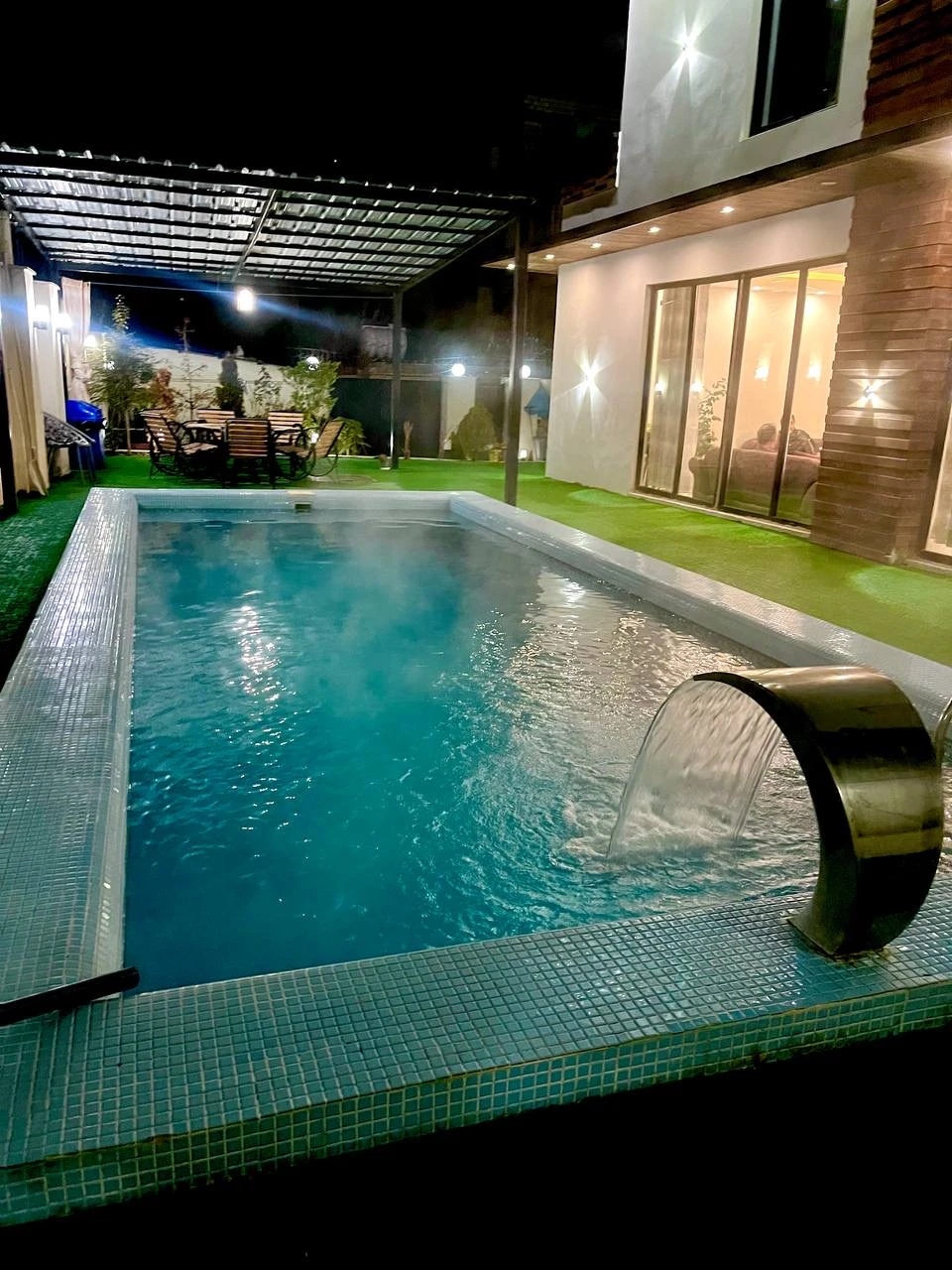 عمارت لوکس همراز - ویلایی مدرن برای لحظات اصیل در شرق تهران