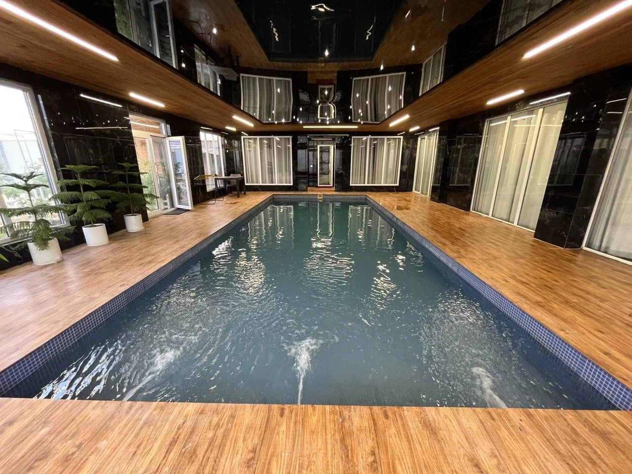 عمارت لوکس زارا - مخصوص مهمونی های لاکچری و خاطره ساز